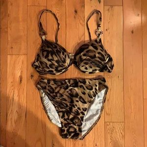 Tara Grinna Leopard Swimsuit. NWOT.
